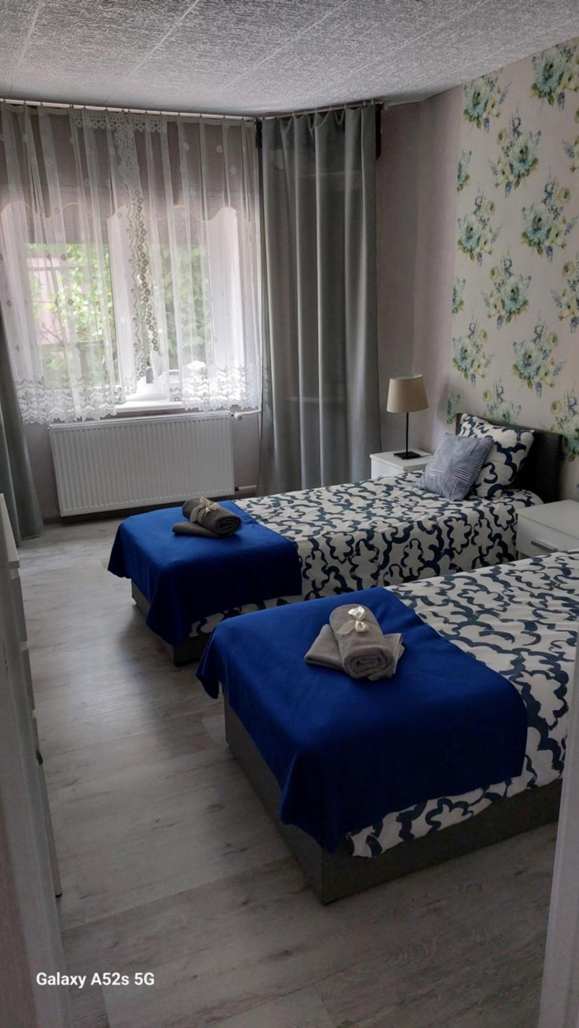 Apartament 42C Apartment Цехоцинек Стая снимка